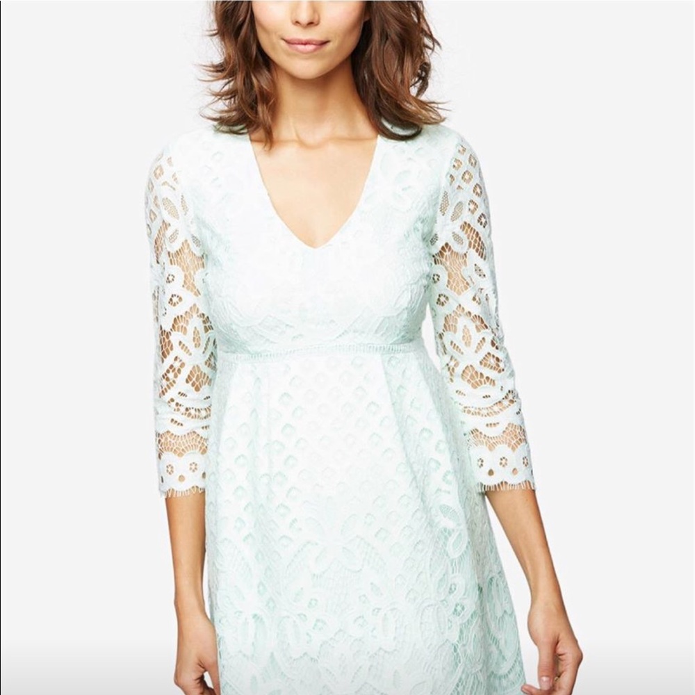 A pea in the pod lace maternity Dress